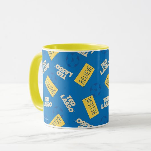 Ted Lasso | Geloof Sign and Ball Toss Pattern Mok (Voorkant links)