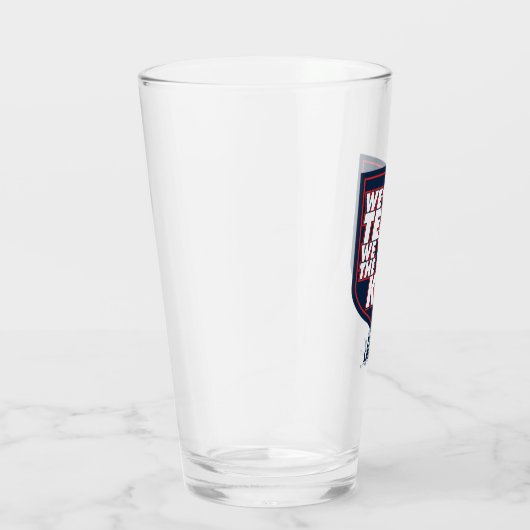 Ted Lasso | We're A Team Typography Graphic Glas (Rechts)