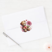 Teddibeer met rode valentijnshart  ronde sticker (Envelop)