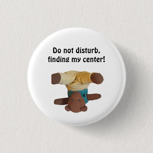 Teddibeer staand op zijn hoofd ronde button 3,2 cm (Voorkant)