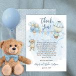 Teddy Bear Balloons Boy Barly Wait Baby shower Bedankkaart<br><div class="desc">Het ontwerp van het Baby shower met een teddybeer met een blauw boeg-stropdas dat aan één kant aan een stel ballonnen hangt, met een luchtballon die aan de rechterkant een bloembouquet draagt. De vlaggetjes hangen tussen de twee ballonnen die de woorden "Dank je!" steunen. Wolken en sterren op een blauwe...</div>