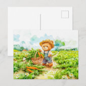 Teddy Bear Harvesting Carrots in a Field Briefkaart (Voorkant / Achterkant)