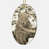 Teddy Bear in de Holly, Sepia tone Keramisch Ornament (Links)