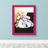 Teddy Bear in een dress Canvas Afdruk (Insitu (Houten vloer))