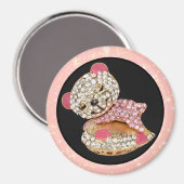 Teddy draagt een slopende schoonheid met een dunne magneet (Voorkant / Achterkant)