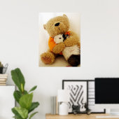 Teddy Hugs A Guinee Pig Poster (Thuiskantoor)