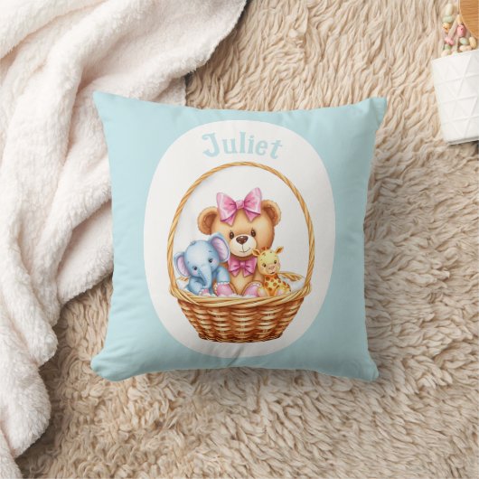 Teddy & vrienden in een mandje kussen (Deken)