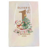 Teddybeer 1e kerst met boom en geschenken medium cadeauzakje (Voorkant)