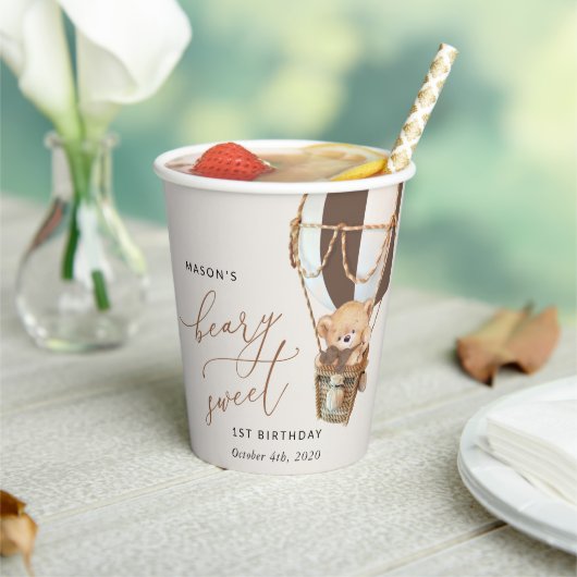 Teddybeer, bruine heteluchtballon, eerste verjaard papieren bekers (Insitu)