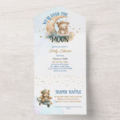 Teddybeer die over het Moon Boy Baby shower vliegt All In One Uitnodiging (Binnen)