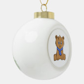 Teddybeer draagt een blauwe sjaal keramische bal ornament (Links)