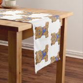 Teddybeer draagt een blauwe sjaal lange tafelloper (Voorbeeld)