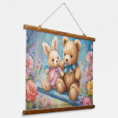 Teddybeer en Bunny Zittend in de tuin Hangend Wandkleed (Gebogen)