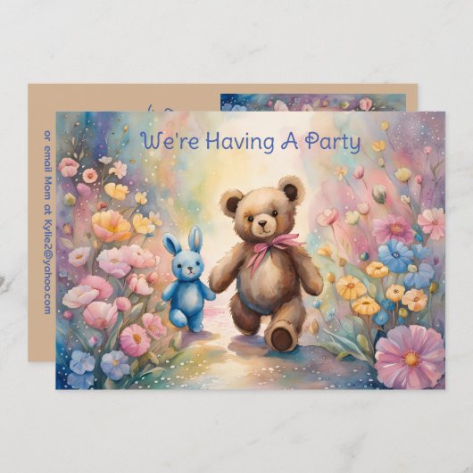 Teddybeer en konijn in een pasteltuinfeest aankondiging (Voorkant / Achterkant)