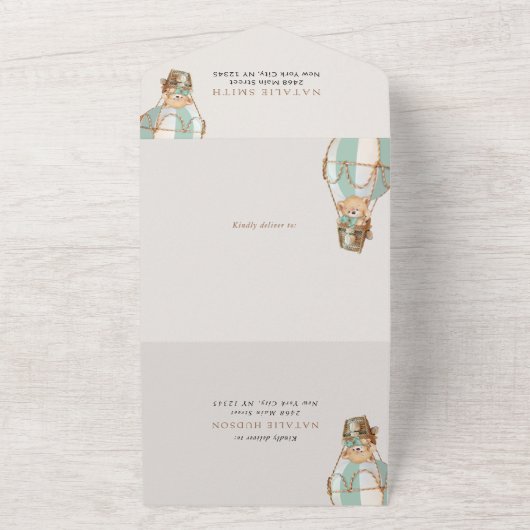 Teddybeer, groene heteluchtballon, eerste verjaard all in one uitnodiging (Buitenkant)