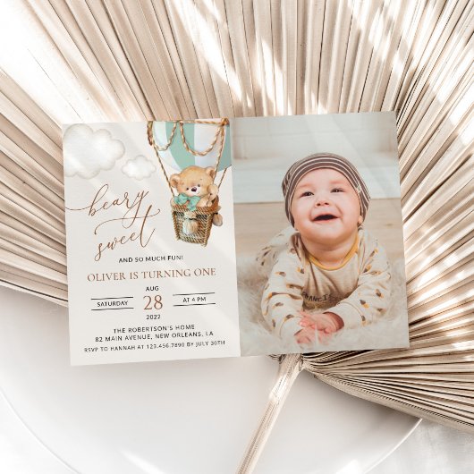 Teddybeer, groene heteluchtballon, eerste verjaard kaart