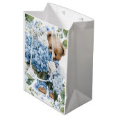 Teddybeer Houdt Hydrangea Bloemen Vast Medium Cadeauzakje (Voorkant Gekanteld)