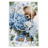 Teddybeer Houdt Hydrangea Bloemen Vast Medium Cadeauzakje (Voorkant)