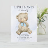 Teddybeer klein man is op weg baby shower kaart (Staand voorkant)