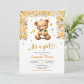 Teddybeer met baby flesje gele bloemen meisje kaart (Staand voorkant)