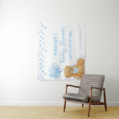 Teddybeer met blauwe sterren achtergrond voor baby wandkleed (In situ)