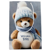 Teddybeer met sjaal en Pet Medium Cadeauzakje (Voorkant)