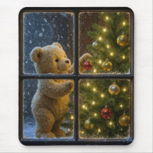 Teddybeer versiert een kerstboom