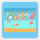 Teenslippers aan het strand vierkante sticker (Voorkant)