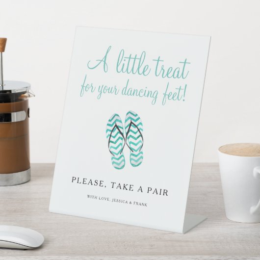 Teenslippers behandelen voor je dansprijs reclamebord met voetstuk (Insitu)