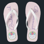 Teenslippers met persoonlijke weddenschappen<br><div class="desc">Teenslippers hebben een originele markeringsillustratie van een trouwcake,  met BRIDESMAID in een leuk paars lettertype. Je kunt je gewoon personaliseren met de initialen van het paar en de trouwdatum.</div>