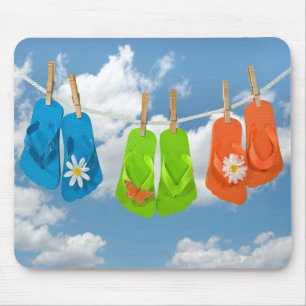 Teenslippers op clothesline muismat
