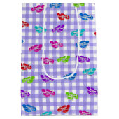 Teenslippers op Gingham Medium Gift Bag Cadeauzakje (Achterkant)