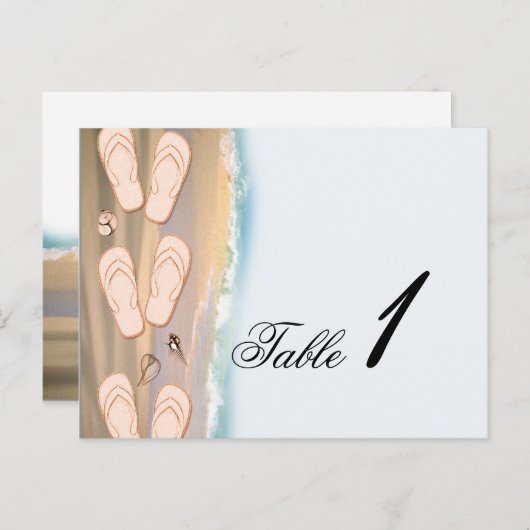 Teenslippers op het strand trouwtafel nummer briefkaart (Voorkant / Achterkant)