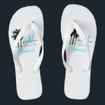 Teenslippers voor persoonlijke weduwschappen<br><div class="desc">Aangepaste Teenslippers voor monogram reisbruiloft voor batersbruiloft. Pas aan met uw namen, datum, monogram, getrouwd familienaam initiaal en bestemming. Een goed cadeau voor je gasten. Zorg voor schoenen voor je gasten voor de strandceremonie. Komt overeen met de gepersonaliseerde trouwstrandstrandcanvas tas in onze winkel, die je kunt gebruiken om strandschoenen en...</div>