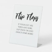 Teenslippers zetten meer bruiloft uit reclamebord met voetstuk (Voorkant)