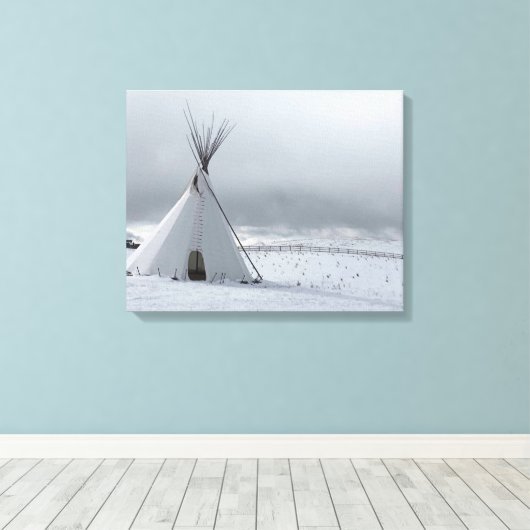 Teepee in Sneeuw Canvas Kunstdruk Afdruk (Insitu (Houten vloer))