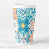  tegels in blauw en oranje latte mok (Voorkant)