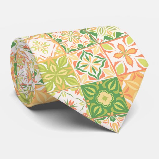 tegels in groen en geel stropdas (Opgerold)