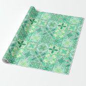 tegels in groen en wit cadeaupapier (Uitgerold)