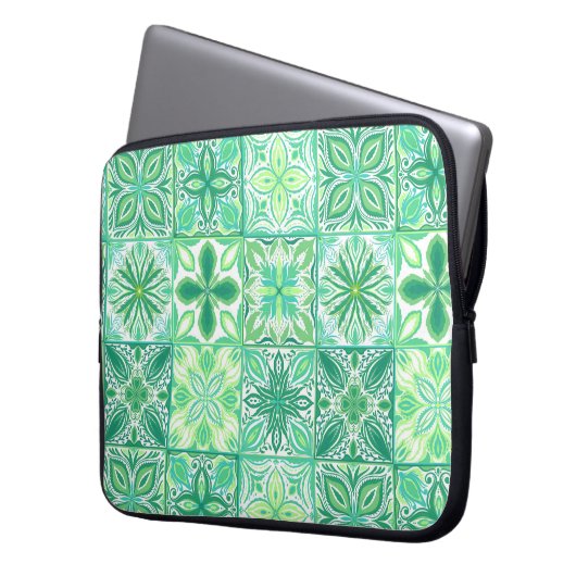  tegels in groen en wit laptop sleeve (Voorkant Links)
