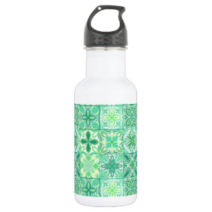 tegels in groen en wit waterfles