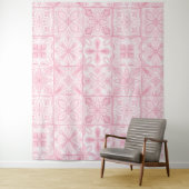 tegels in roze wandkleed (In situ)