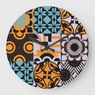 tegels: ingewikkelde decoratieve details. grote klok