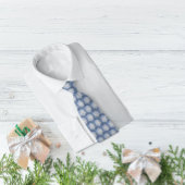 Tegelvormig Roos-achtig papier sneeuwvlok op blauw Stropdas