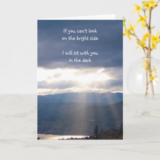 Tegen je aan zitten in de donkere Aanmoedigingskaa Kaart (Gele Bloem)