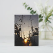 Tegenlicht bij 2 zeilboten in de haven. briefkaart (Staand voorkant)