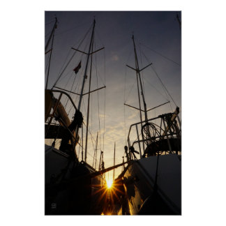Tegenlicht bij 2 zeilboten in de haven. perfect poster