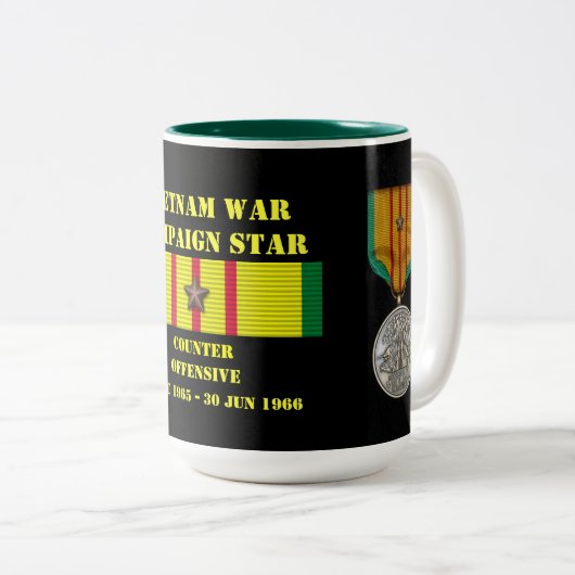 Tegenoffensieve campagne tweekleurige koffiemok (Voorkant rechts)
