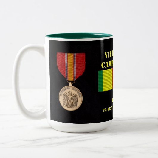 Tegenoffensieve campagne tweekleurige koffiemok (Links)