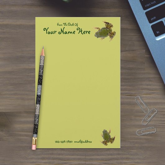 Tegenover elkaar klimmende groene kikkers Close-up Briefpapier